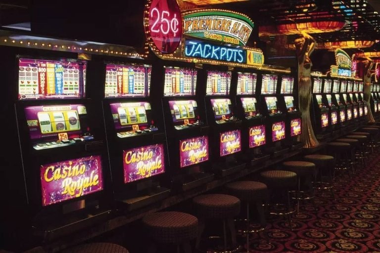 Philippines players enjoying live casino and sports on falconplay